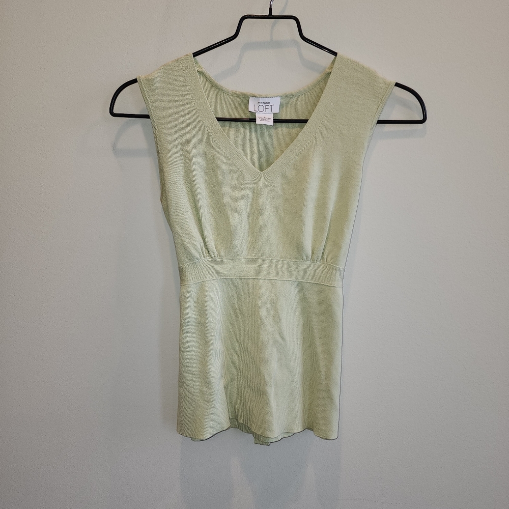 🇮🇳Ann Taylor Loft Celery Green Y2K Tie back detail Sweater Tank Sz S